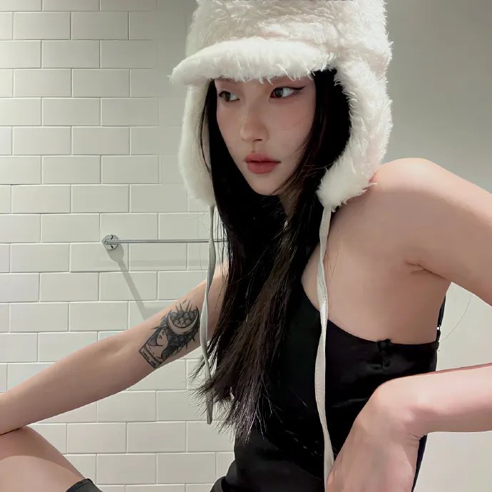 爱丽丝镜中奇遇